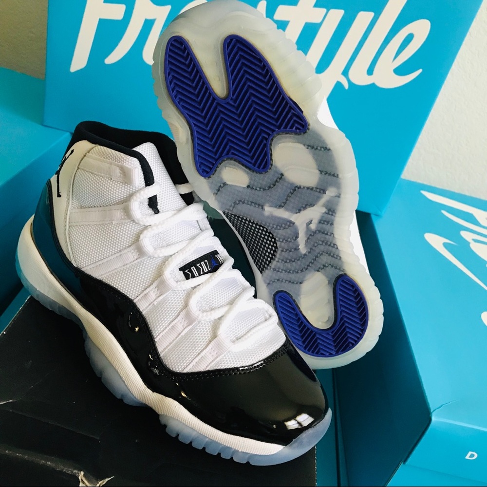 Nike Air Jordan Retro 11 Concords Size 6 New
